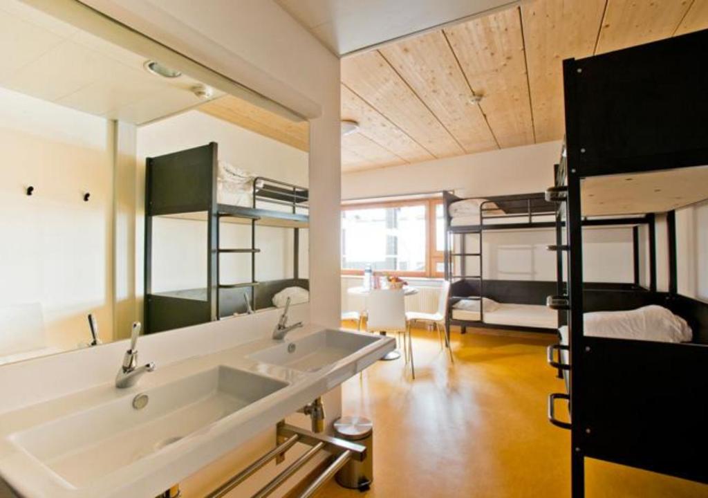 Auberge de Jeunesse HI Paris Yves Robert - main image