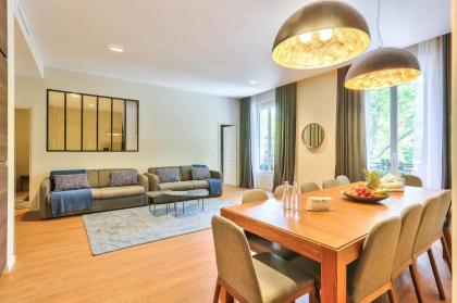 119 - Urban Spacious Apartment Sebastopol - image 4