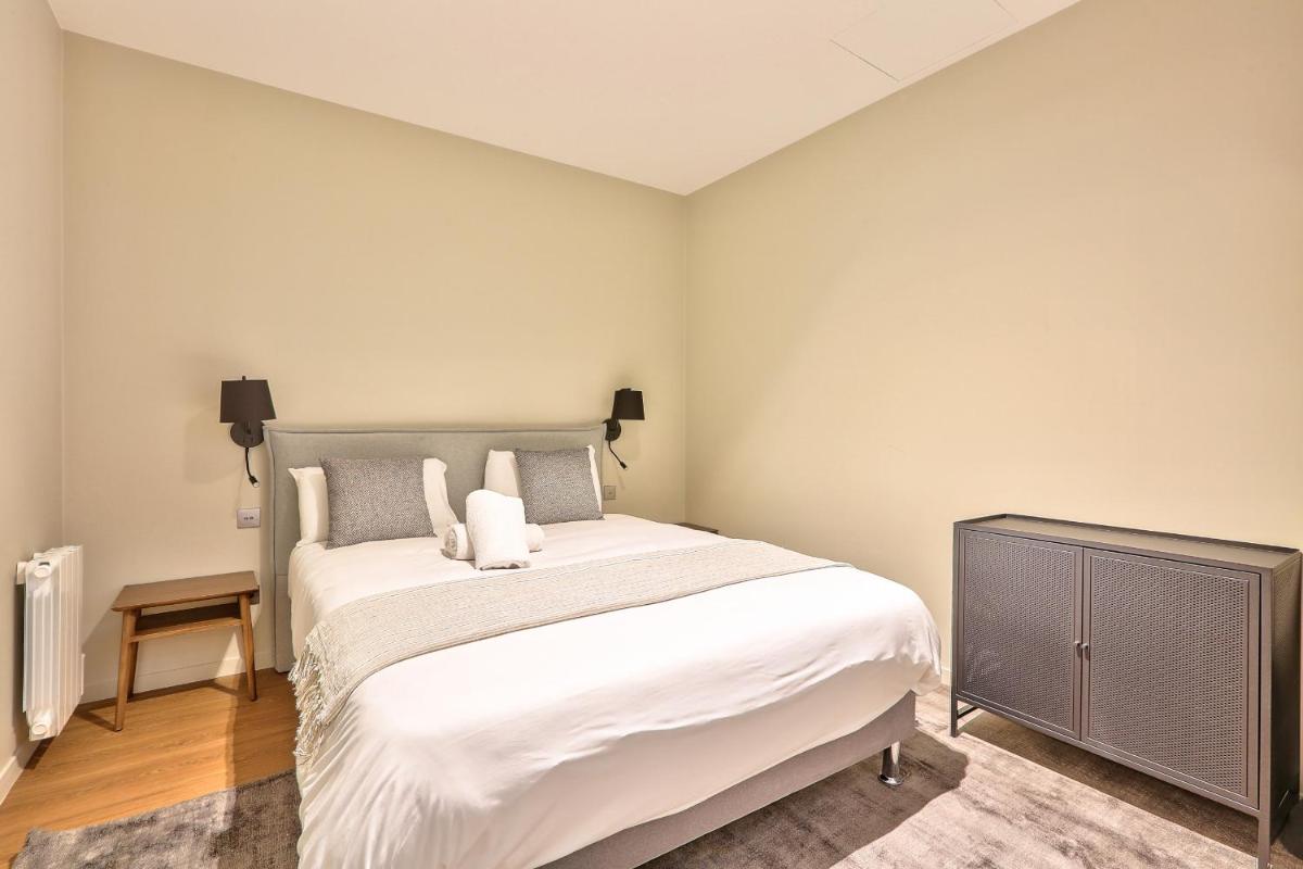119 - Urban Spacious Apartment Sebastopol - image 7