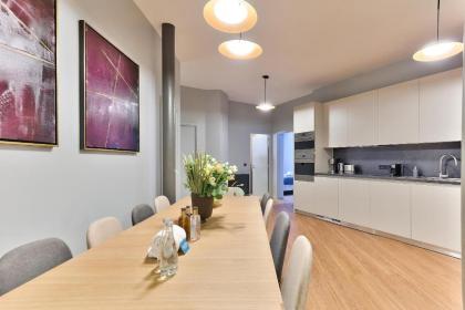 124 - Urban Fabulous Flat - image 6