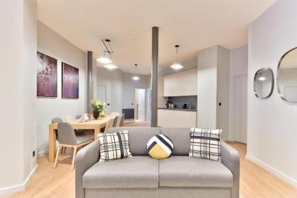 124 - Urban Fabulous Flat - image 9