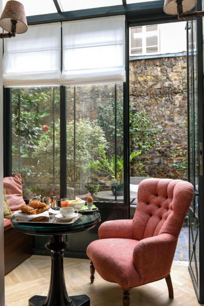Hotel in Paris 