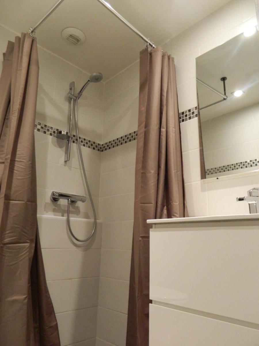 Modern's Hotel - image 4