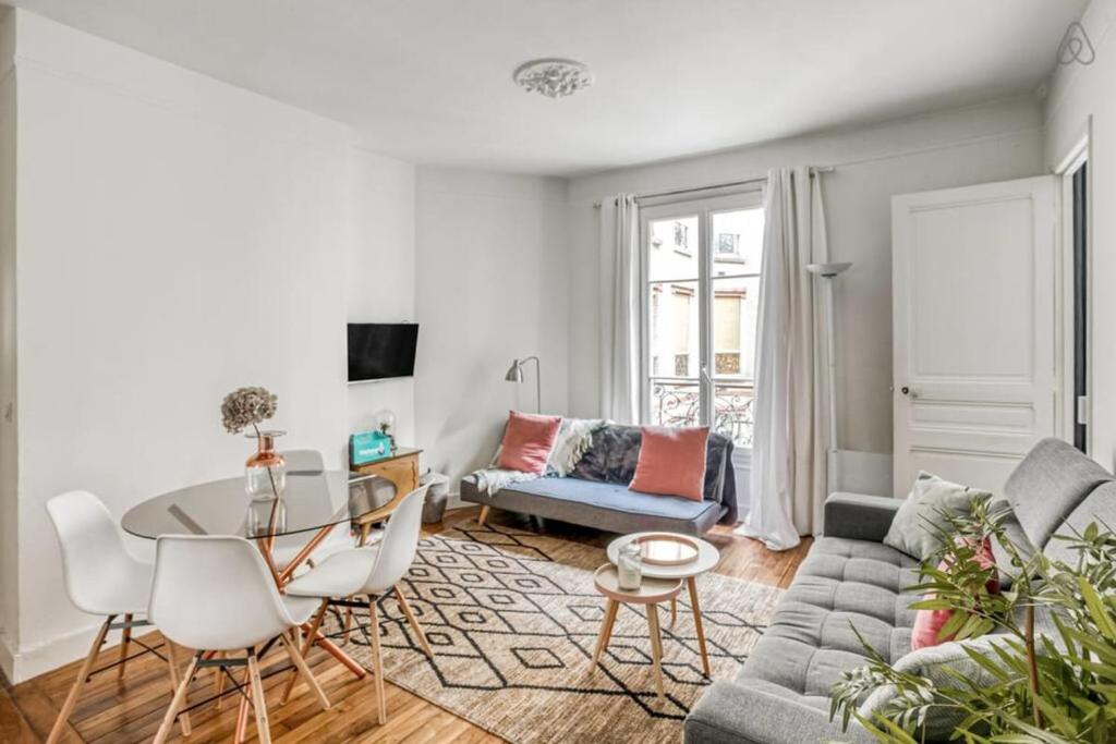 Stunning 2 Bedrooms Apartment - Modern & Cosy - main image