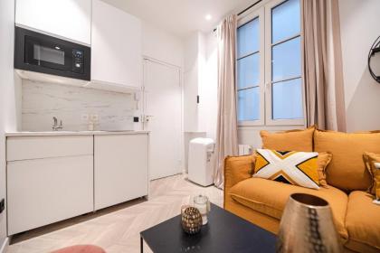 Lovely Home in Champs Elysées - With AC - image 12