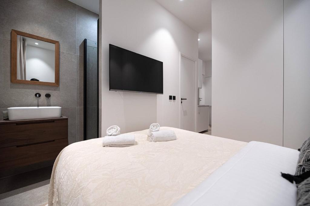 Lovely Home in Champs Elysées - With AC - image 7