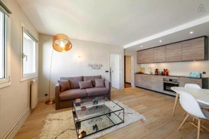 Beautiful 4p apartment near Eiffel tower