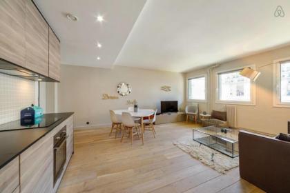 Beautiful 1 Bedroom Apartment near Eiffel Tower - image 5