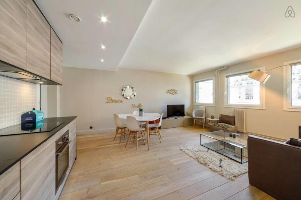 Beautiful 1 Bedroom Apartment near Eiffel Tower - image 5