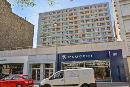 Beautiful 1 Bedroom Apartment near Eiffel Tower - image 9