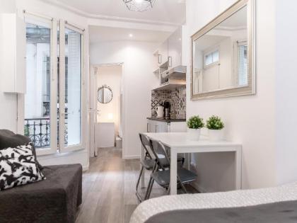 montmartre Apartments   matisse Paris 
