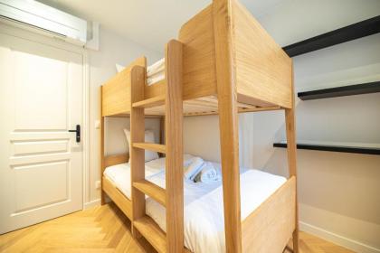 Luxury apartments in Paris Center - image 11