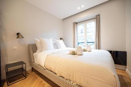 Luxury apartments in Paris Center - image 2