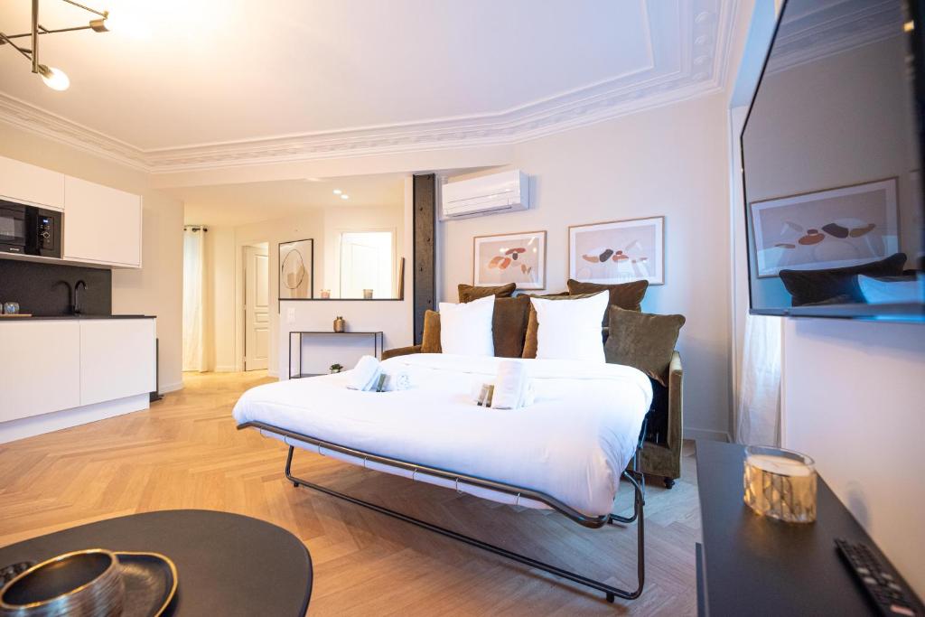 Luxury apartments in Paris Center - image 4