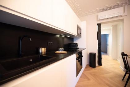 Luxury apartments in Paris Center - image 6