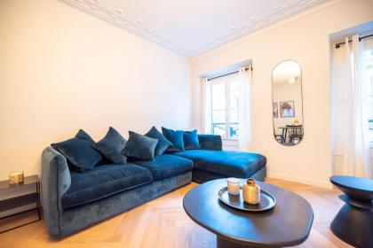 Luxury apartments in Paris Center - image 8