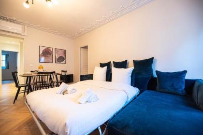 Luxury apartments in Paris Center - image 9