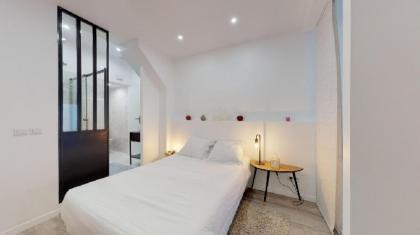 Luxurious and Cosy Apt in the center of  Paris 14 - image 10