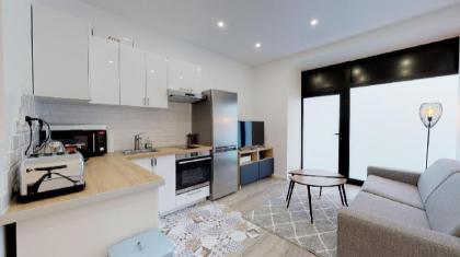 Luxurious and Cosy Apt in the center of  Paris 14 - image 3