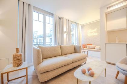 Luxury Home in the center of Paris   OperaLouvre
