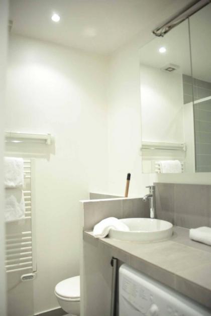 Le Marrais Historic Cosy studio apartment - image 4