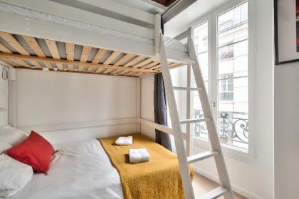 Lovely Mezzanine Studio in the Heart of Paris - image 15
