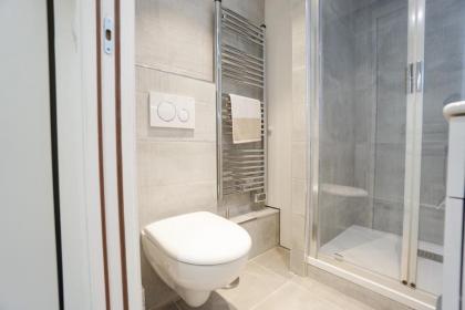 Modern Duplex Close To The Eiffel Tower - image 2