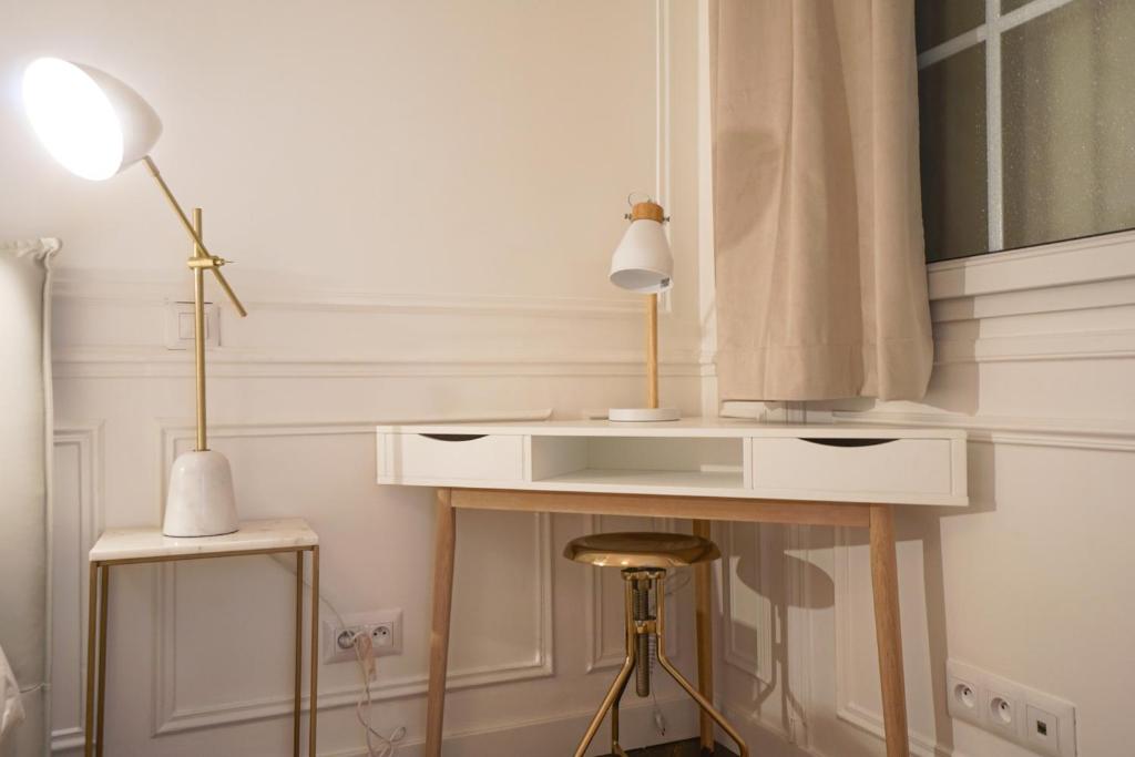 Modern Duplex Close To The Eiffel Tower - image 4