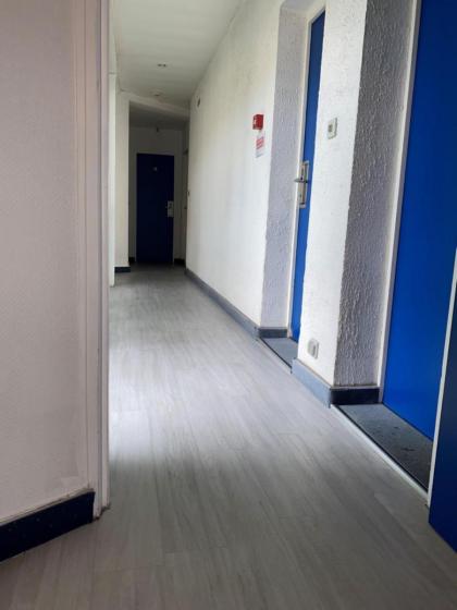Aero Hotel - image 12
