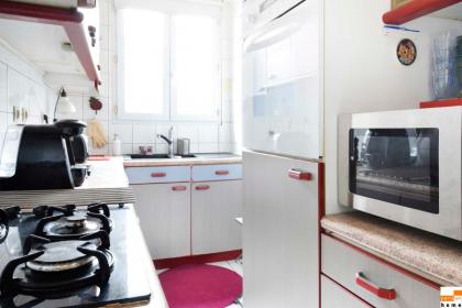 204340 - A two-room apartment with traditional chic style in the Marais - image 22