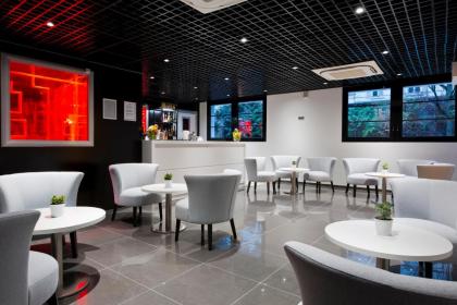 Simon's Boutique Hotel - image 10