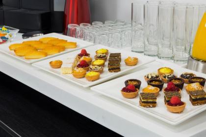 Simon's Boutique Hotel - image 20
