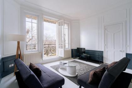 Gorgeous 3 Bedroom Flat at Eiffel Tower