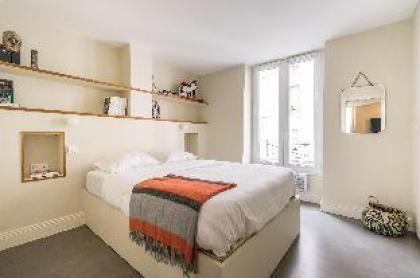 Gorgeous Urban Family Apartment - image 17