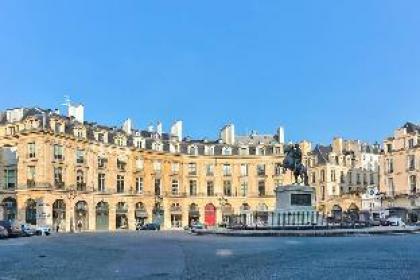 B 357  - VUE IMPRENABLE - Palais Royal