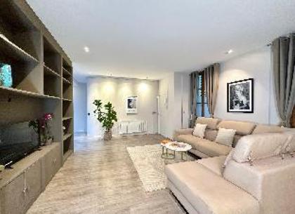 B 5492 - LOFT PERLE RARE - Saint Germain des Prés Paris