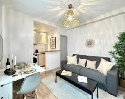 B 2067- Tour Eiffel - Appartement cosy - image 2