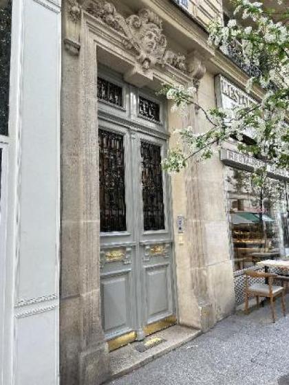 B 511 - Best deal in the center of Paris