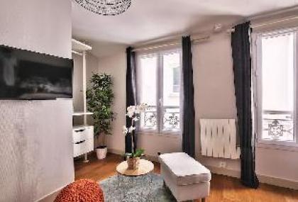B 833 - Porte de Versailles - Lovely apartment - image 4