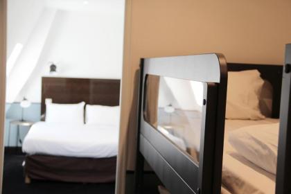 Lennon Hotel Paris Gare du Nord - image 2