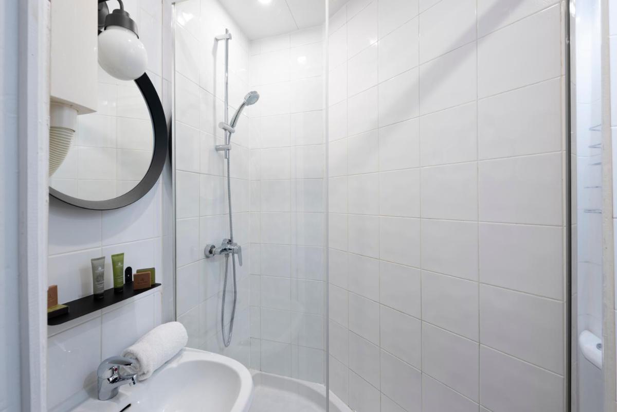 Lennon Hotel Paris Gare du Nord - image 6
