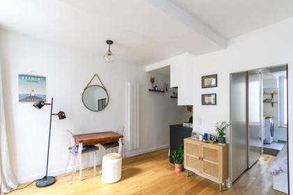 Cosy 33m comfort with wifi in the heart of Paris - image 4