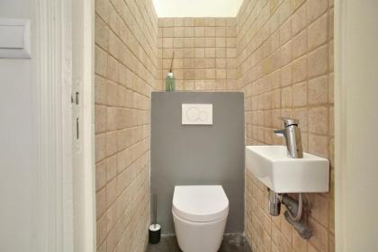 2 Bedrooms Le Marais Nazareth - image 12