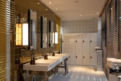 MOB House - image 5