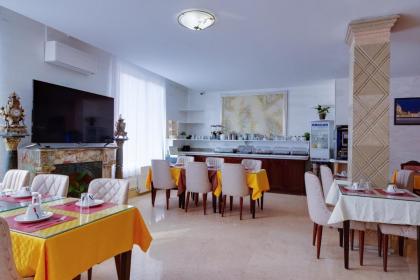 HOTEL ROYAL Paris Ivry - image 11