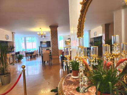 HOTEL ROYAL Paris Ivry - image 15