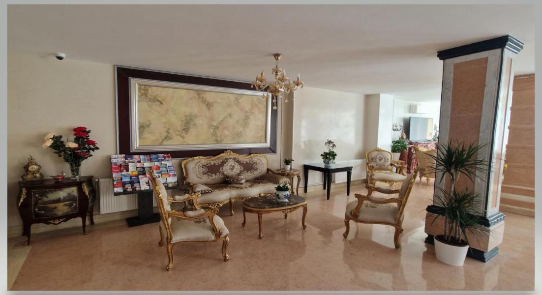 HOTEL ROYAL Paris Ivry - image 2