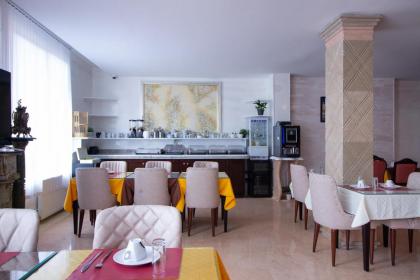 HOTEL ROYAL Paris Ivry - image 9