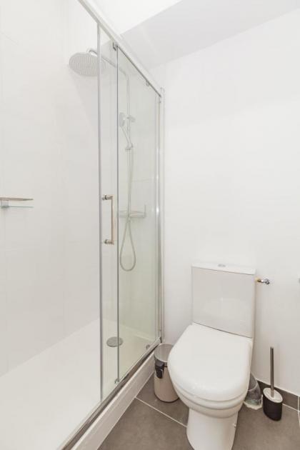 NICE 23 m Bright and Renovated - courtyard side - image 10