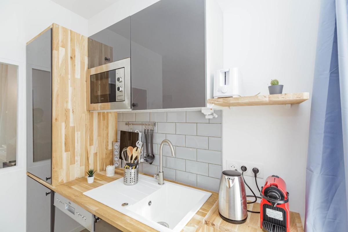 NICE 23 m Bright and Renovated - courtyard side - image 5